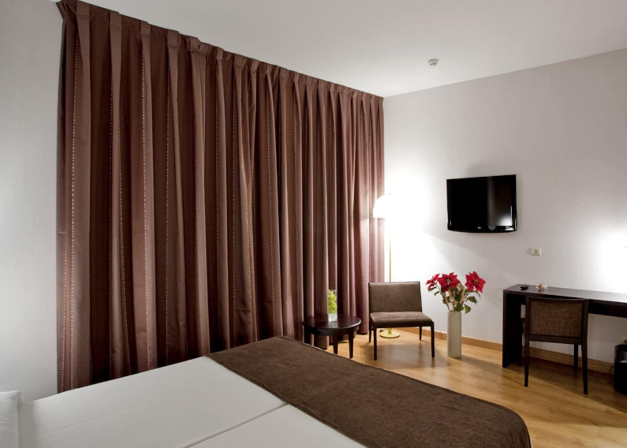 Hostal Carlos III Getafe Exterior foto