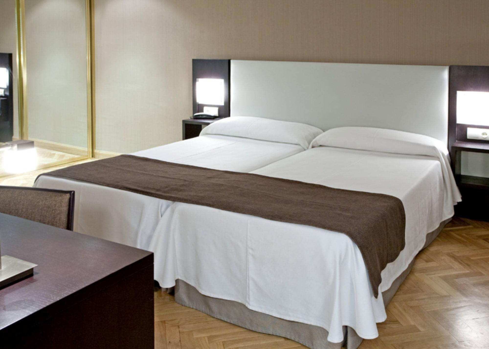 Hostal Carlos III Getafe Exterior foto