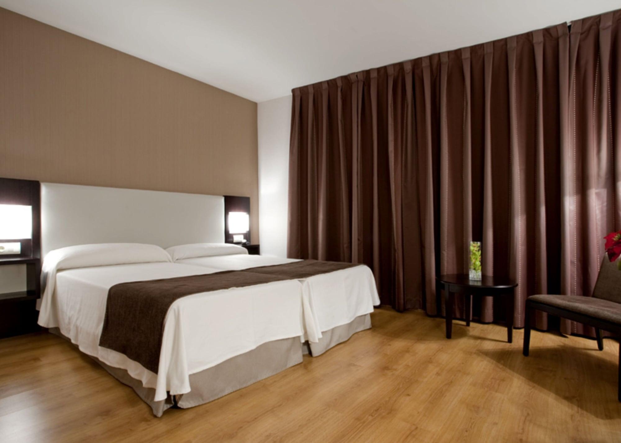 Hostal Carlos III Getafe Exterior foto