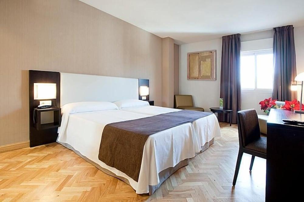 Hostal Carlos III Getafe Exterior foto