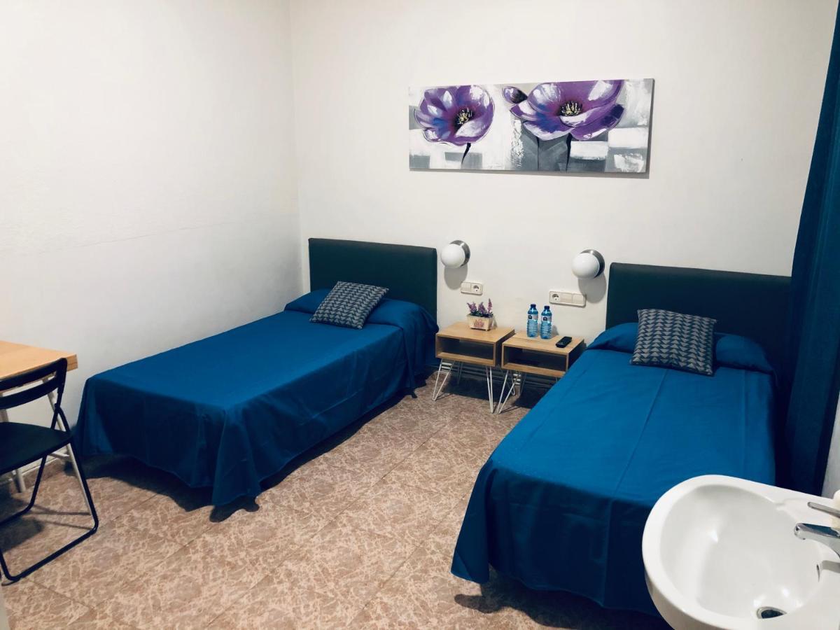 Hostal Carlos III Getafe Exterior foto