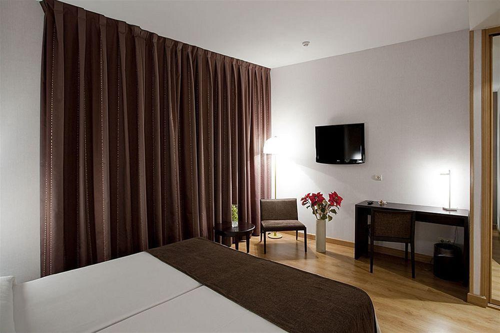 Hostal Carlos III Getafe Exterior foto
